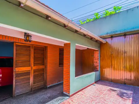 Casa 5 ambientes con 3 baños
