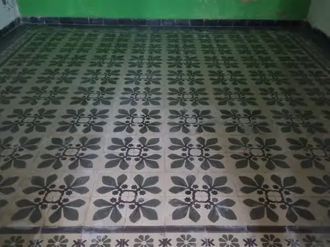 Casa 5 ambientes con 1 baño