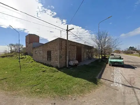 ¡VENDE/PERMUTA por VEHÍCULO! Galpón en calle Rivadavia esq. Echeverría, Santa Fé – CONSULTE