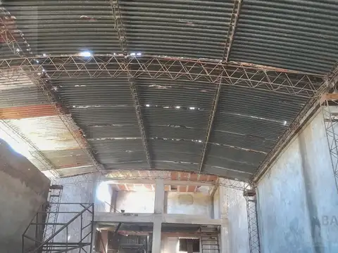 Galpon en Venta 11  mts Frente