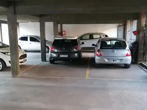 COCHERA SEMICUBIERTA 15m2, A 1 CUADRA DE CENTENARIO, EXCELENTE UBICACIÓN EN EL CENTRO DE SAN ISIDRO