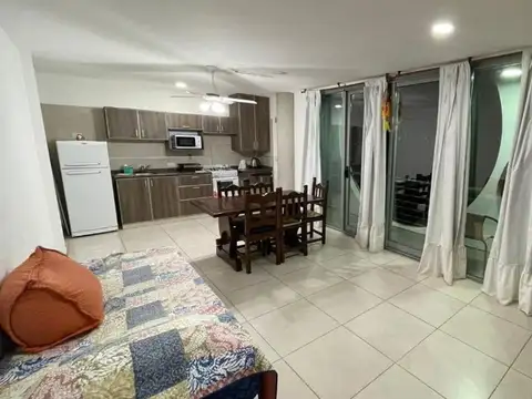 EDIFICIO DE LOCALES Y DEPARTAMENTOS VILLA DEL LAGO