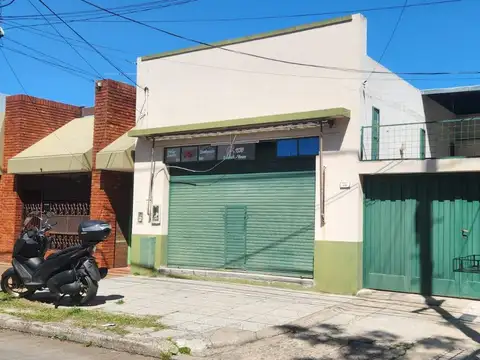 Casa Multifamiliar con posible renta y potencial de Desarrollo.