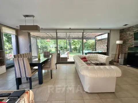 Casa en Venta con 1 cochera
