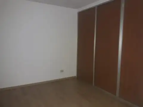 Depto Tipo Casa en Venta en Liniers, USD 150.000