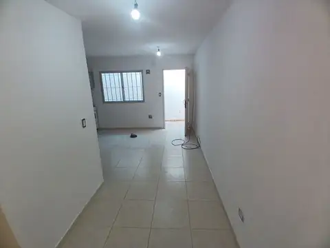 Depto Tipo Casa 2 ambientes con 1 baño