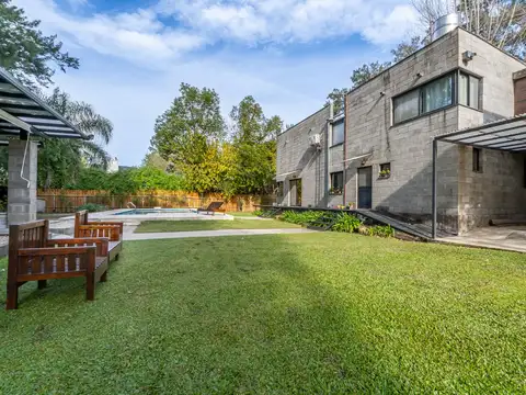 Casa 6 ambientes con 3 baños