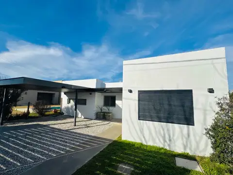 Casa 4 ambientes con 1 baño