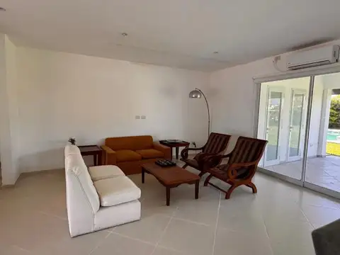 Casa en Alquiler al Norte