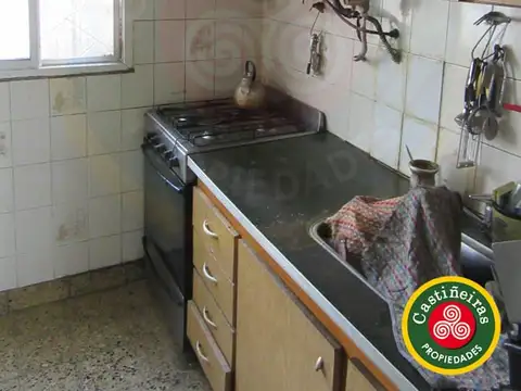 Casa 5 ambientes con 2 baños