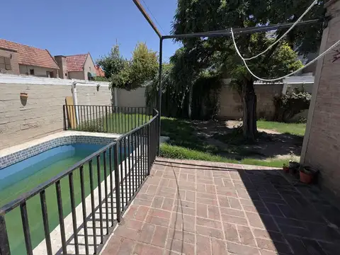 Casa 7 ambientes con 3 baños