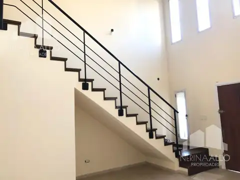 Casa 4 ambientes con 3 baños