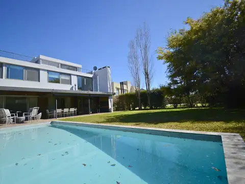 VENTA Casa 6 Ambiente Haras de Santa Maria - Con Pileta