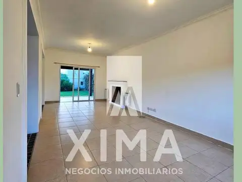 Casa en Alquiler con 1 cochera