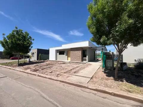 Casa en Barrio Privado Lar de Vieytes 3