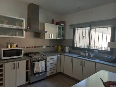 Casa en Venta en General Las Heras, USD 180.000
