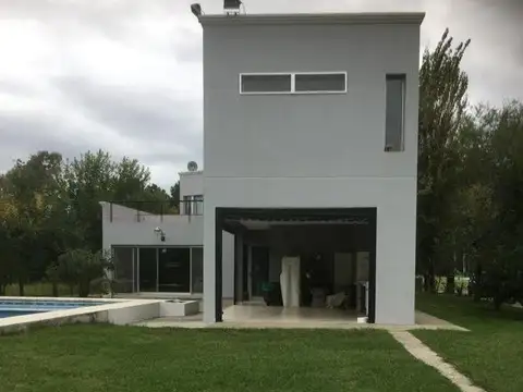 Casa en Alquiler de 3 dormitorios
