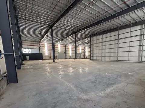 Alquiler Deposito en Parque Industrial con posibilidad de dividir en módulos