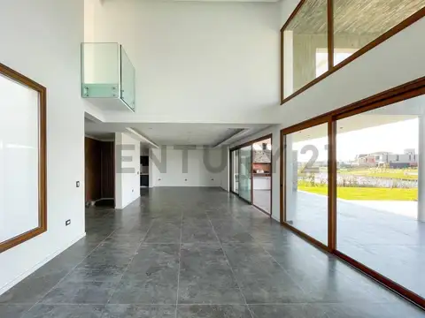 Casa en Venta 1 año