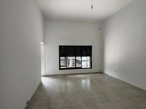 Casa 6 ambientes con 2 baños