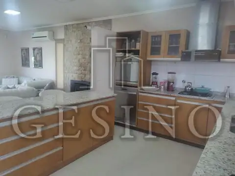 Casa 5 ambientes con 1 baño