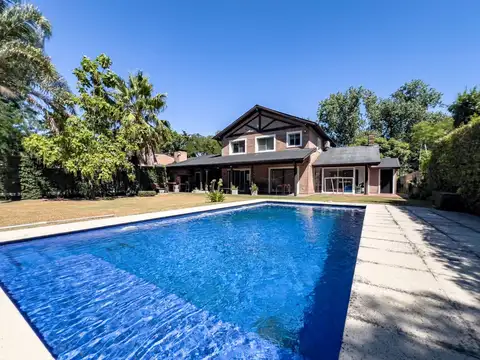 Casa en venta · 5 ambientes · Parque Leloir  Ituzaingo