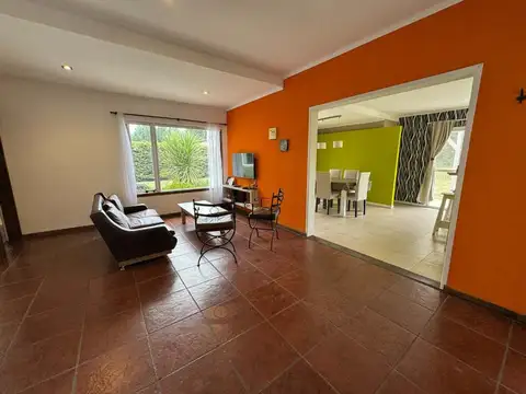 VENTA CASA 3 AMBIENTES QUINCHO PISCINA LAS LOMAS