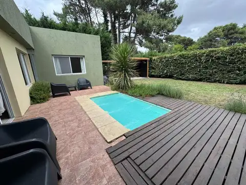 VENTA CASA 3 AMBIENTES QUINCHO PISCINA LAS LOMAS