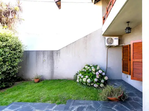 Casa 6 ambientes con 3 baños