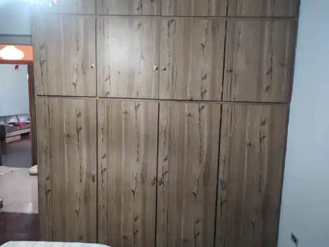 CASA 5 AMBIENTES  - COCHERA 2 AUTOS  - JARDIN Y PARQUE C/PILETA  - TERRAZA