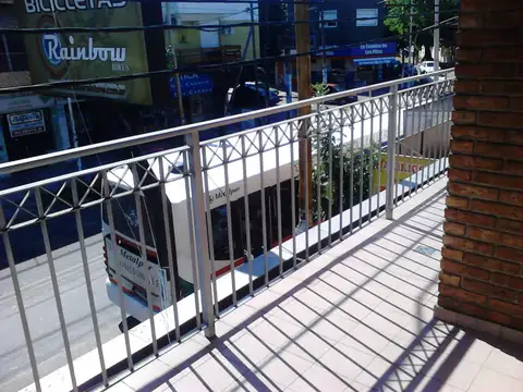ALQUILER DE DEPARTAMENTO 2 AMBIENTES CON BALCÓN Y PATIO EN RAMOS MEJIA SUR