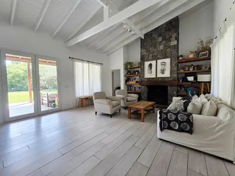 CASA EN VENTA EN EL RECODO - PILAR