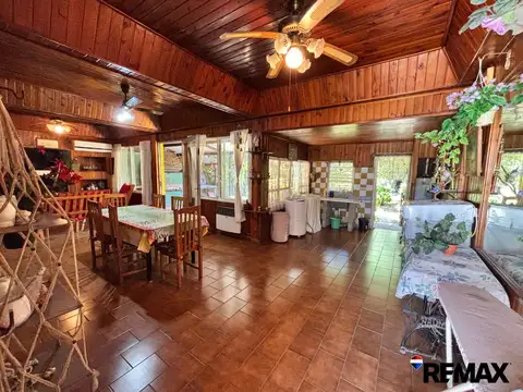 VENTA CASA FAMILIAR 4 AMBIENTES CON ESPACIO VERDE