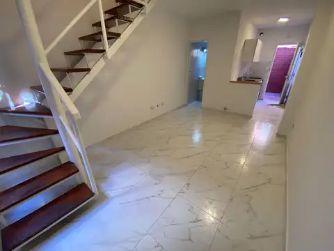 Depto Tipo Casa en Venta de 3 dormitorios