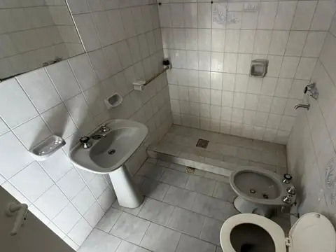 Se vende casa parcial  refaccionada (en PH) - VT