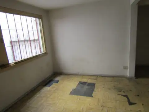 Av De Mayo 1500, Piso PB