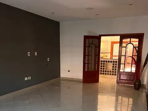 50 e/ Lis. de La Torre y 159 5900