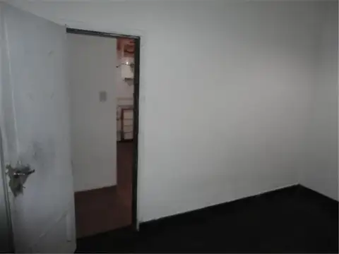 VIVIENDA Y GALPON LOTE 8.66 X 43.- EXCELENTE ZONA