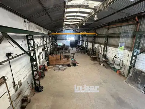 Galpon en Venta en Bernal, USD 160.000