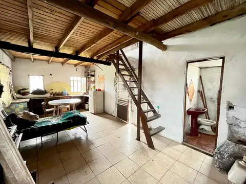 VENTA TERRENO CON CASA EN CONTRUCCIÓN / F.U.Camet