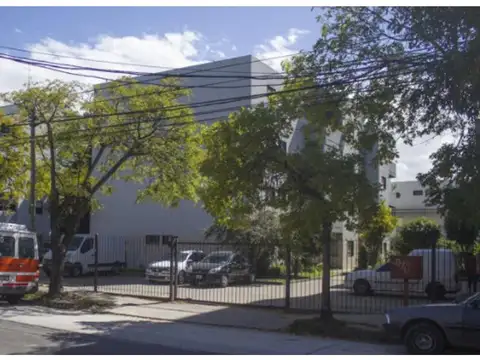 MUY BUEN DEPARTAMENTO, ASCENSOR, 4 DORMITORIOS, 2 BAÑOS, BALCON Y COCHERA