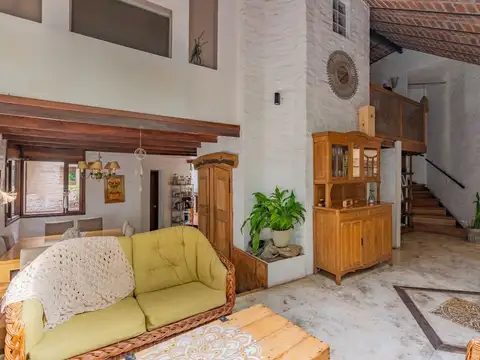 Casa 7 ambientes con 3 baños