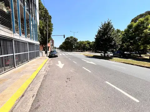 VENTA COCHERA NUÑEZ Y DONADO V. URQUIZA