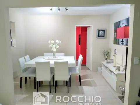 biarritz 3863. Entre San jose de flores y 11 de septiembre