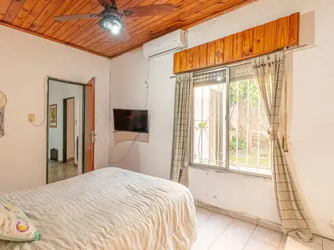 VENTA CASA 4 AMBIENTES COCHERA JARDÍN V. BONICH -