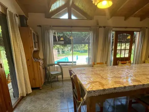 VENTA ESPECTACULAR CASA EN FUNES. 3 DORMITORIOS. PARQUE Y PISCINA. GARITA 14