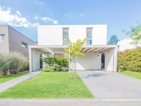 Av Sarmiento al 3800