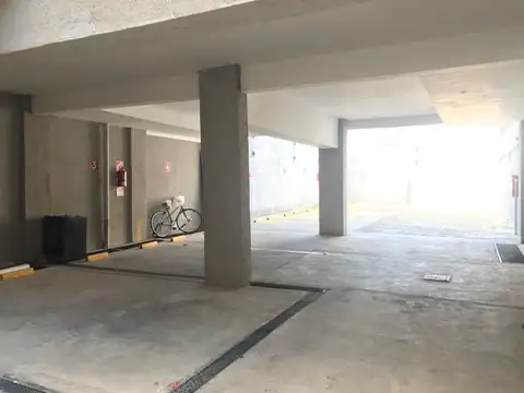 Cochera en Microcentro