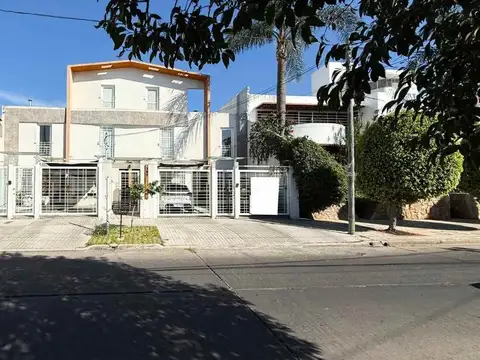 DUPLEX 3 AMB EN VENTA EN RAMOS MEJIA CON COCHERA