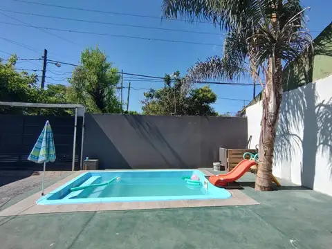 Venta casa 3 ambientes con pileta cochera parrilla